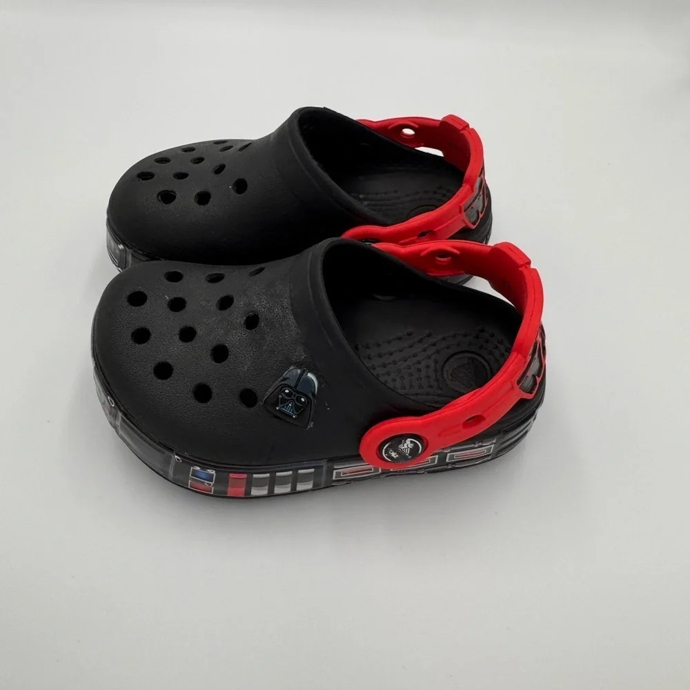 Star Wars Crocs Toddler Size 7 Boys Girls Kids Darth Vader Water Shoes Slippers